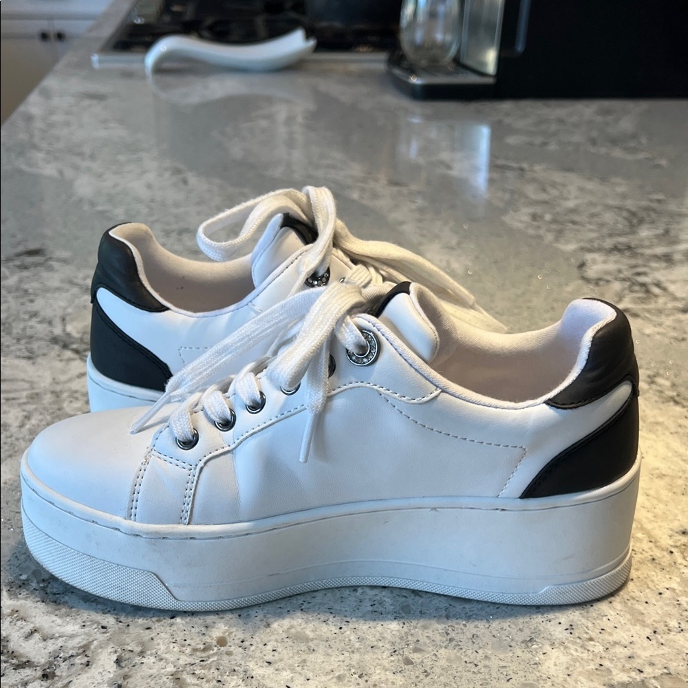GUESS Sendra White Platform Sneakers - Women’s Size 7 EUC - Picture 8 of 11
